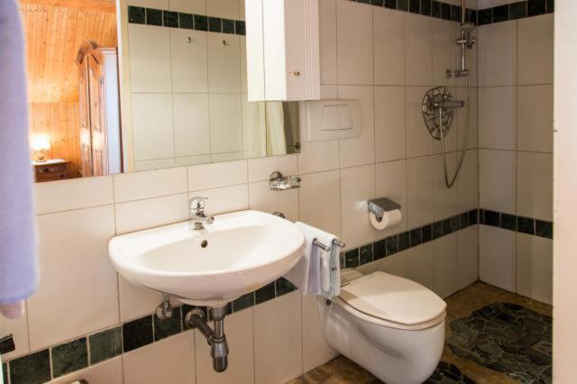 Gasthof Mitteregg Zum Kasnocknwirt Winkl  Bagian luar foto